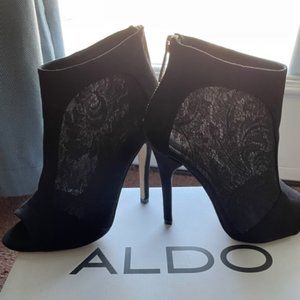 Black, lace, peep toe heels size 6 1/2 Aldo (Biadene)